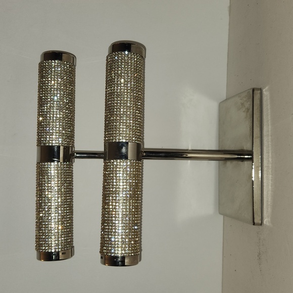 Tahari Home Rhinestones student bracelet display. - Picture 2 of 4